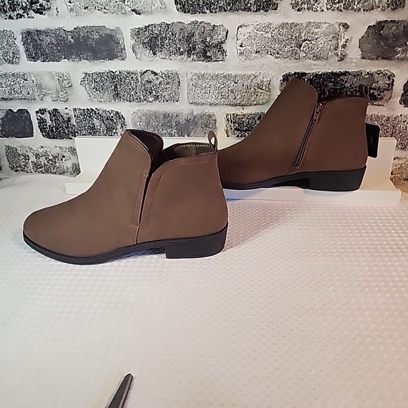 Alexis Zip Shoes Ankle Booties Brown Faux Leather Side Zip Stretch Sz 8.5 Comfor - Picture 7 of 9